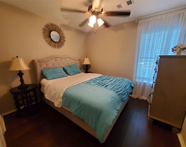 8815 Bellaire Boulevard - Photo Thumbnail 15