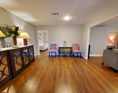 8815 Bellaire Boulevard - Photo Thumbnail 6