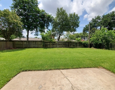 8815 Bellaire Boulevard - Photo Thumbnail 20