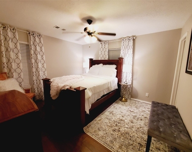 8815 Bellaire Boulevard - Photo Thumbnail 13