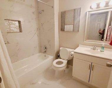 8815 Bellaire Boulevard - Photo Thumbnail 18