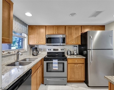 100 Forest Lakes Boulevard - Photo Thumbnail 5