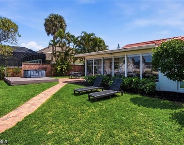 455 Bayside Avenue - Photo Thumbnail 20