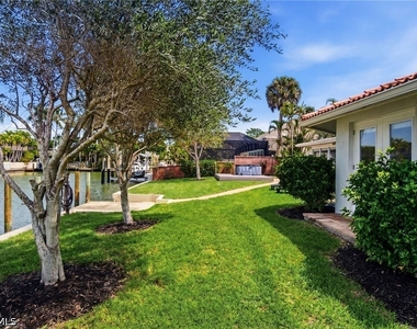 455 Bayside Avenue - Photo Thumbnail 19