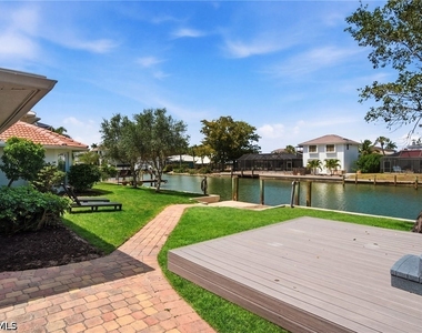 455 Bayside Avenue - Photo Thumbnail 16
