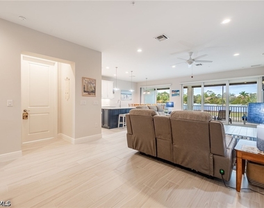 2555 Seychelles Drive - Photo Thumbnail 5