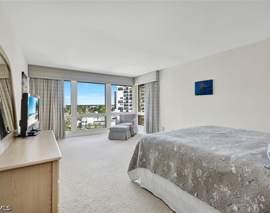 4051 Gulf Shore Boulevard N - Photo Thumbnail 17