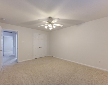 1903 Hampton Lakes Ct - Photo Thumbnail 20