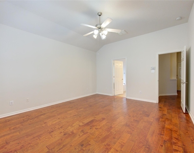 1903 Hampton Lakes Ct - Photo Thumbnail 14