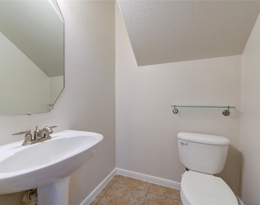 1903 Hampton Lakes Ct - Photo Thumbnail 13
