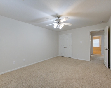 1903 Hampton Lakes Ct - Photo Thumbnail 22