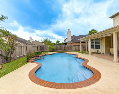 1903 Hampton Lakes Ct - Photo Thumbnail 24