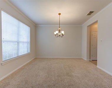 1903 Hampton Lakes Ct - Photo Thumbnail 3