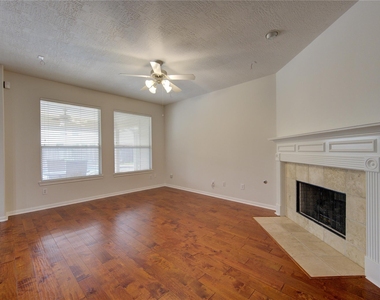 1903 Hampton Lakes Ct - Photo Thumbnail 6