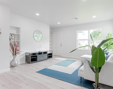 3607 Luca Street - Photo Thumbnail 5