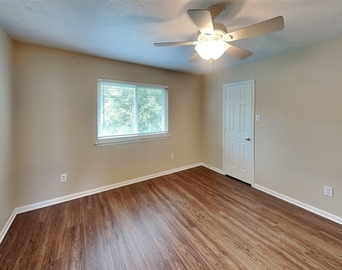 26887 Castlecliff Lane - Photo Thumbnail 14