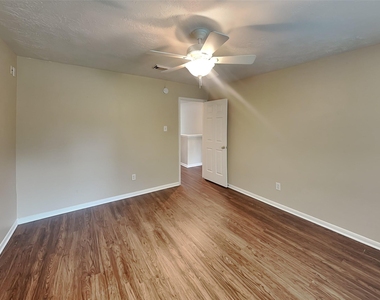 26887 Castlecliff Lane - Photo Thumbnail 15