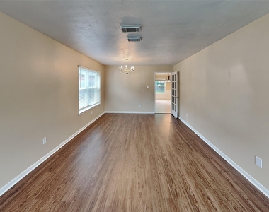 26887 Castlecliff Lane - Photo Thumbnail 5