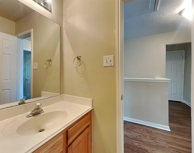 26887 Castlecliff Lane - Photo Thumbnail 16