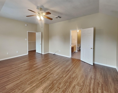 26887 Castlecliff Lane - Photo Thumbnail 12