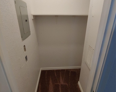 9700 Leawood Boulevard - Photo Thumbnail 14
