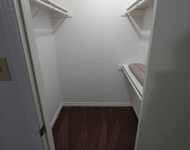 9700 Leawood Boulevard - Photo Thumbnail 17