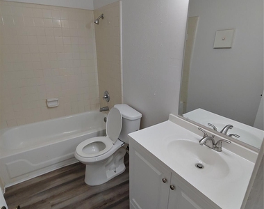 9700 Leawood Boulevard - Photo Thumbnail 10