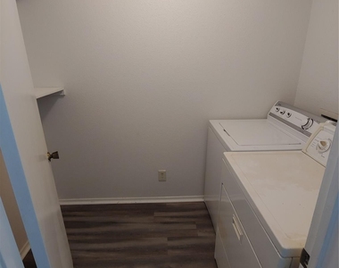 9700 Leawood Boulevard - Photo Thumbnail 16