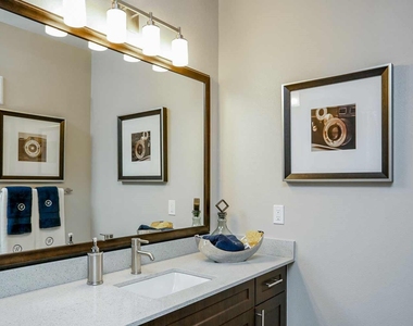 2033 S Gessner Road - Photo Thumbnail 7