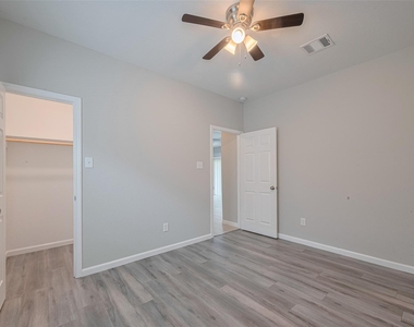 7981 Saint Louis Street - Photo Thumbnail 29