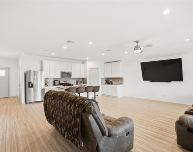 3411 Terrace Landing Court - Photo Thumbnail 9