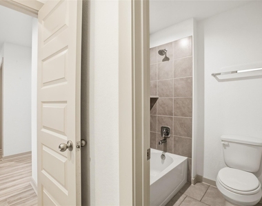 3411 Terrace Landing Court - Photo Thumbnail 18