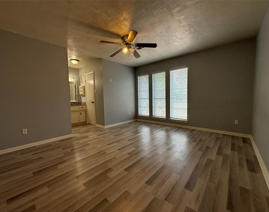 422 Gamewood Drive - Photo Thumbnail 16