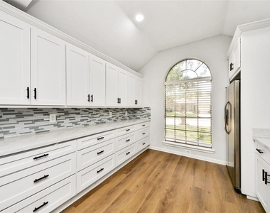 1419 Hudgens Avenue - Photo Thumbnail 13