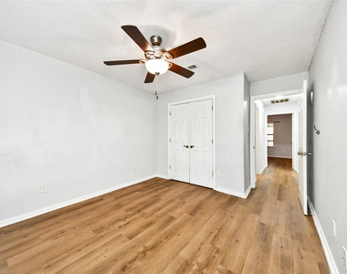 1419 Hudgens Avenue - Photo Thumbnail 24