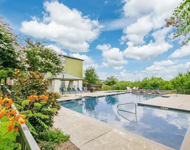 6710 Babcock Road - Photo Thumbnail 2
