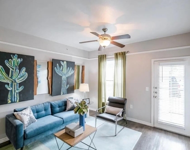 6710 Babcock Road - Photo Thumbnail 8