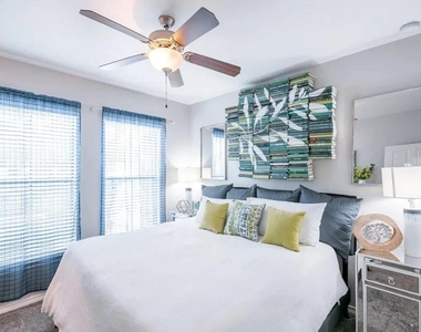 6710 Babcock Road - Photo Thumbnail 10