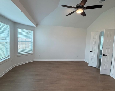 8123 Kay Harbor Drive - Photo Thumbnail 8