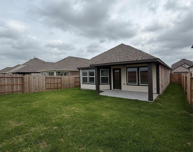 8123 Kay Harbor Drive - Photo Thumbnail 14