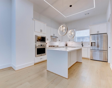 861 Fisher Street - Photo Thumbnail 15