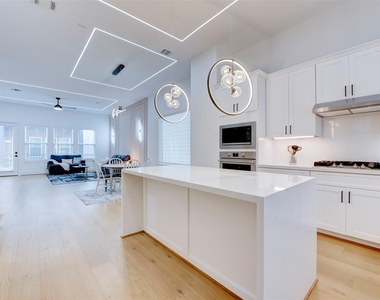 861 Fisher Street - Photo Thumbnail 19