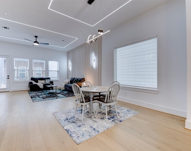 861 Fisher Street - Photo Thumbnail 13