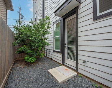 861 Fisher Street - Photo Thumbnail 33