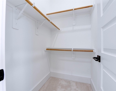 861 Fisher Street - Photo Thumbnail 31