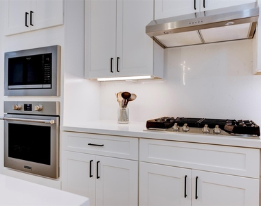 861 Fisher Street - Photo Thumbnail 18
