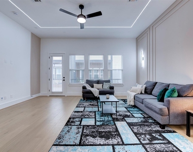 861 Fisher Street - Photo Thumbnail 11
