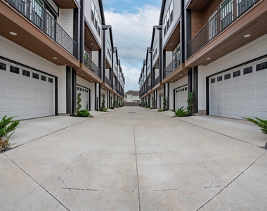 861 Fisher Street - Photo Thumbnail 35