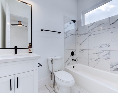 861 Fisher Street - Photo Thumbnail 7