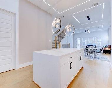 861 Fisher Street - Photo Thumbnail 17